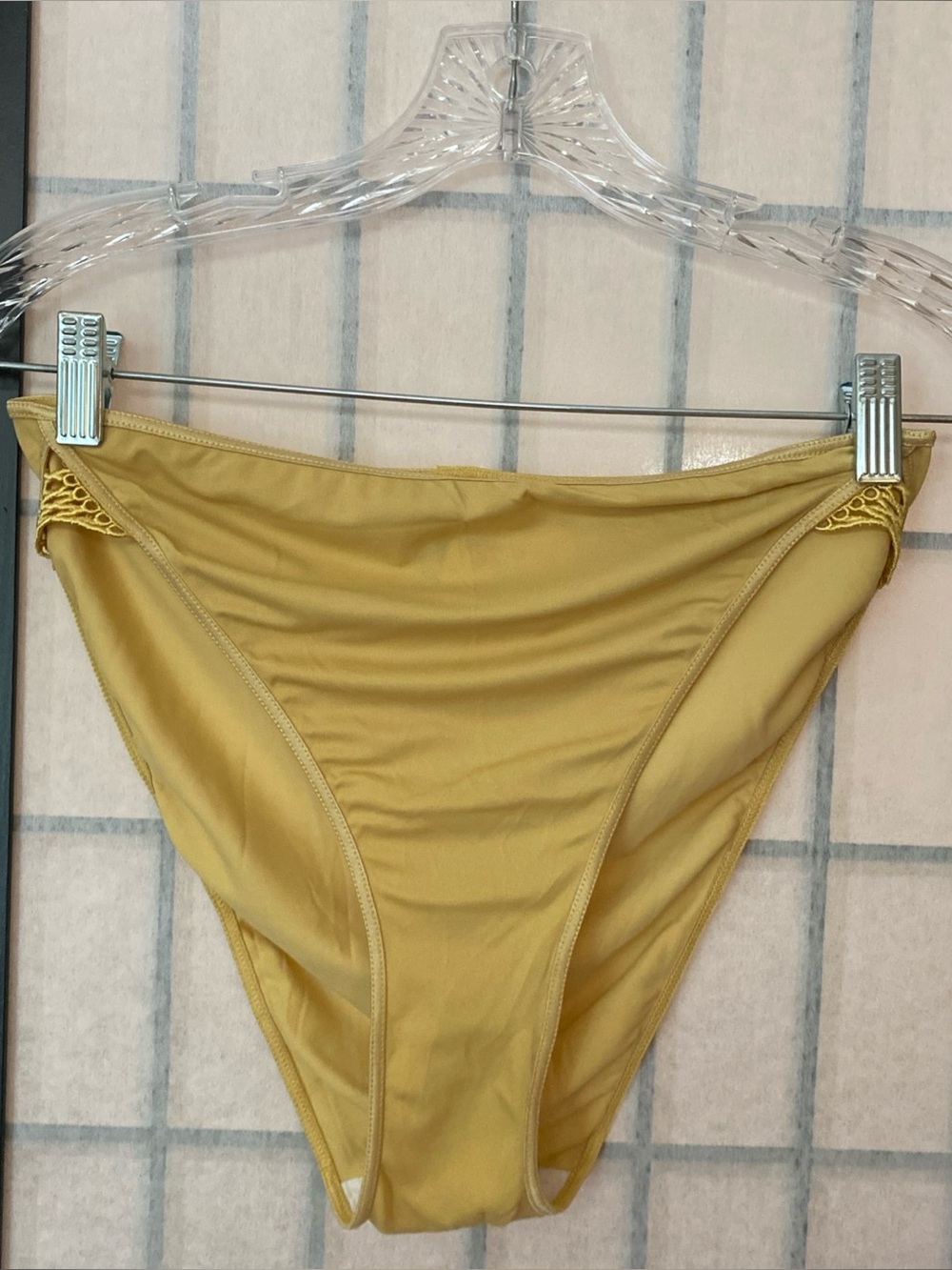Essence Of Body Soul NWT 10 Hi Cut Satiny Hipster Panty  Crochet Insets at Sides